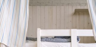 łóżko piętrowe