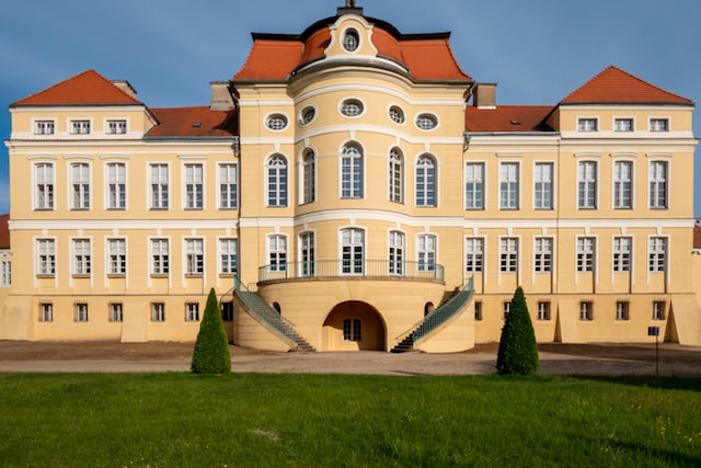 Zamki i pałace Mazowsza: bogactwo historii, architektury i dzisiejszego wykorzystania