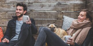 Czy ubrania pierze się na lewej stronie?