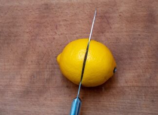 Czym najlepiej podlewać cytrynę?