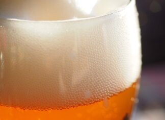 Co rozpuszcza złogi w żyłach?