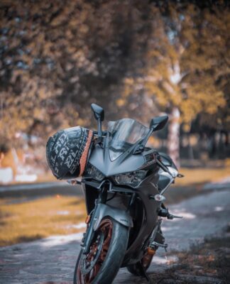Kaski Airoh. Czym różnią się modele do miasta, trasy i crossa kask
